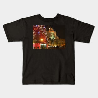 Christmas in Lisbon. Praça do Comércio e Arco da Rua Augusta. Kids T-Shirt